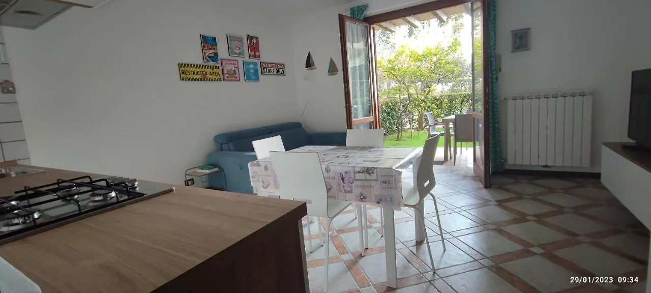 Emotion 10 Apartment Toscolano Maderno 0*,