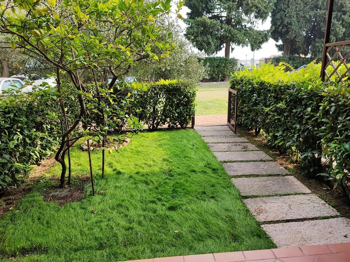 Emotion 10 Apartment Toscolano Maderno 0*,  Italy